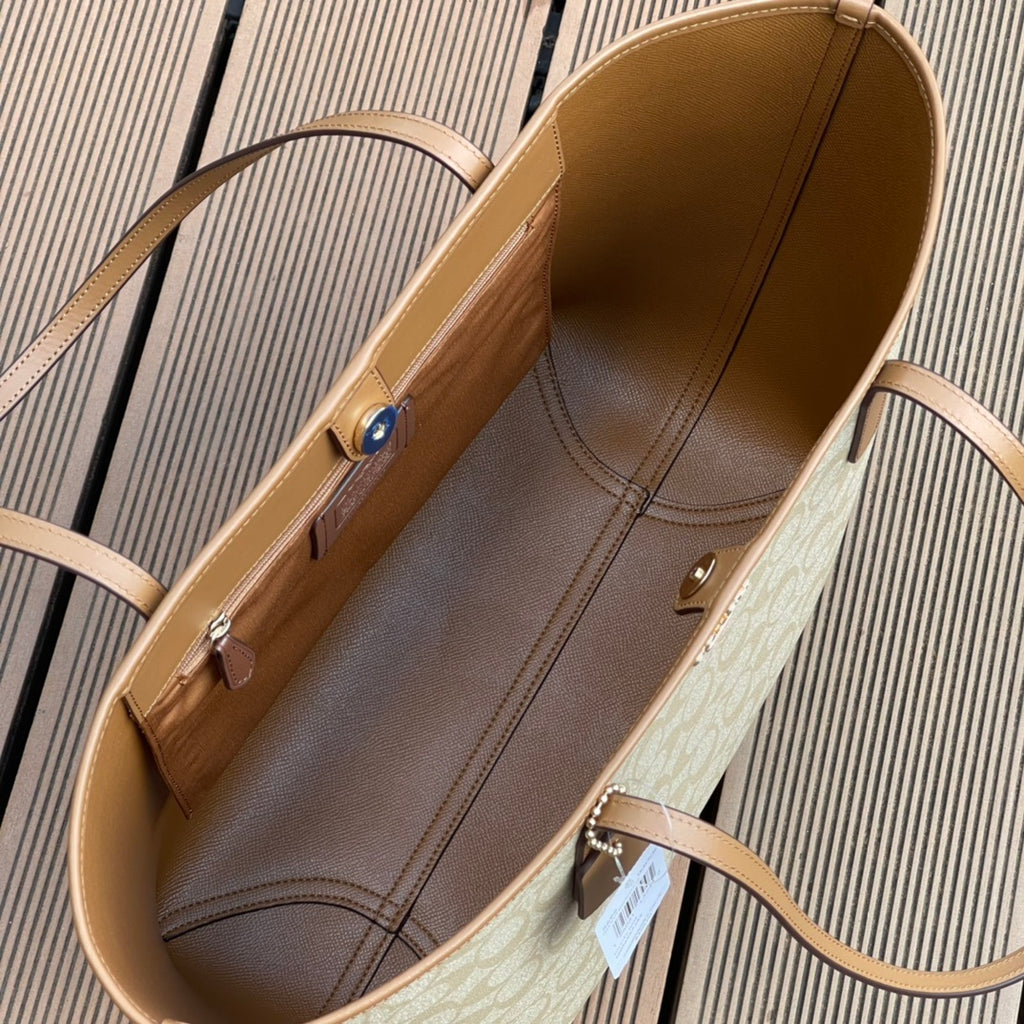 Classic Leather Tote | Lorvien Maison Tote Bag