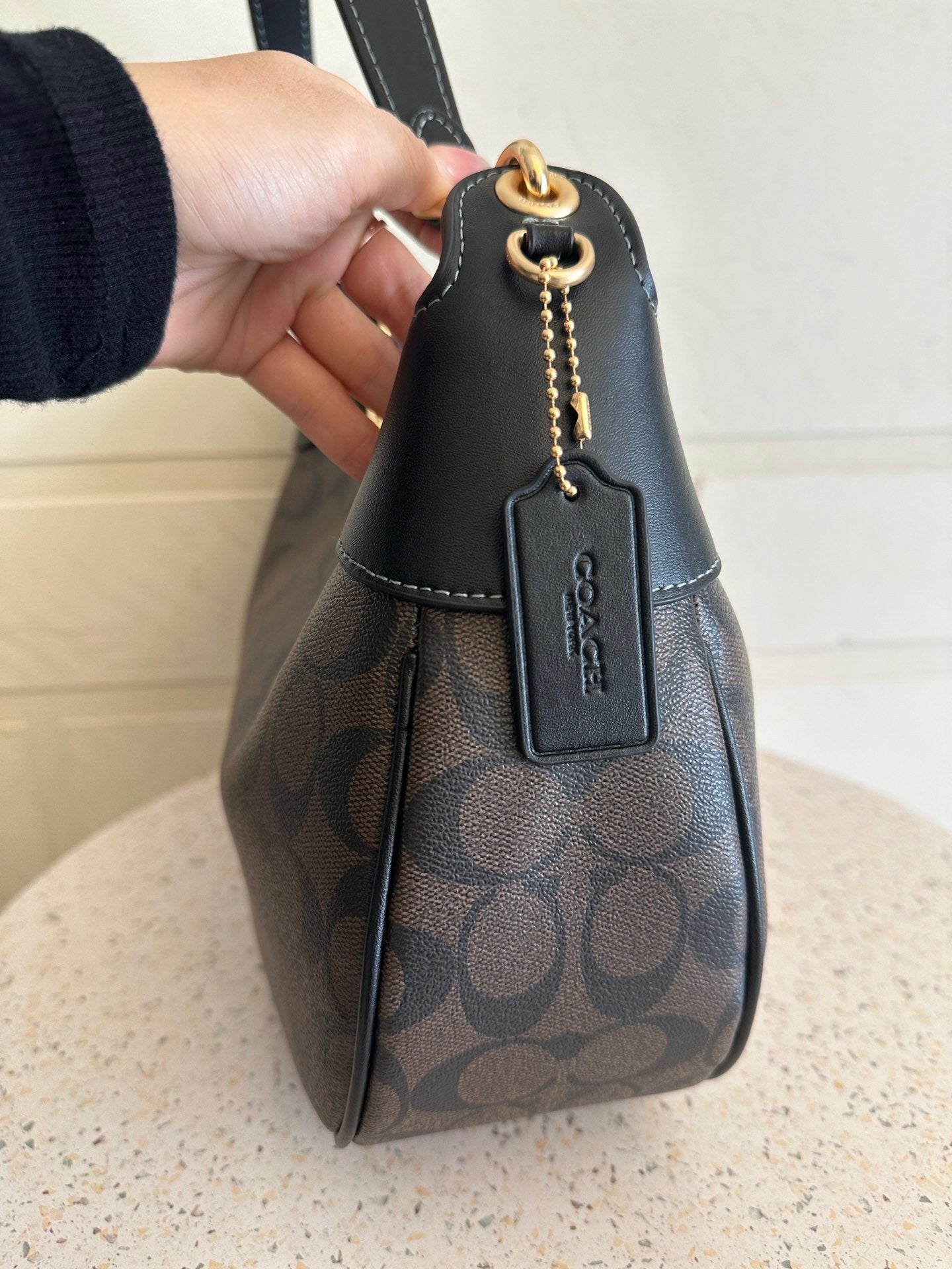 Modern Crossbody | Lorvien Maison Crossbody Bag