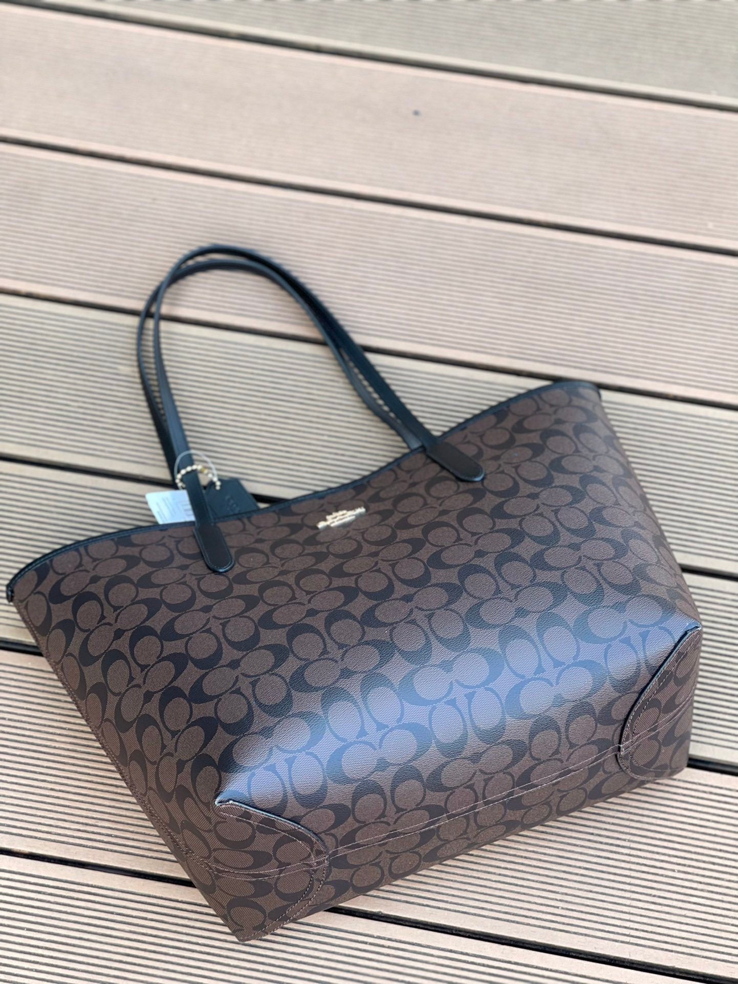 Classic Leather Tote | Lorvien Maison Tote Bag