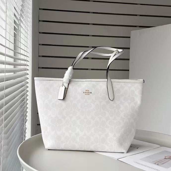 Classic Leather Tote | Lorvien Maison Tote Bag