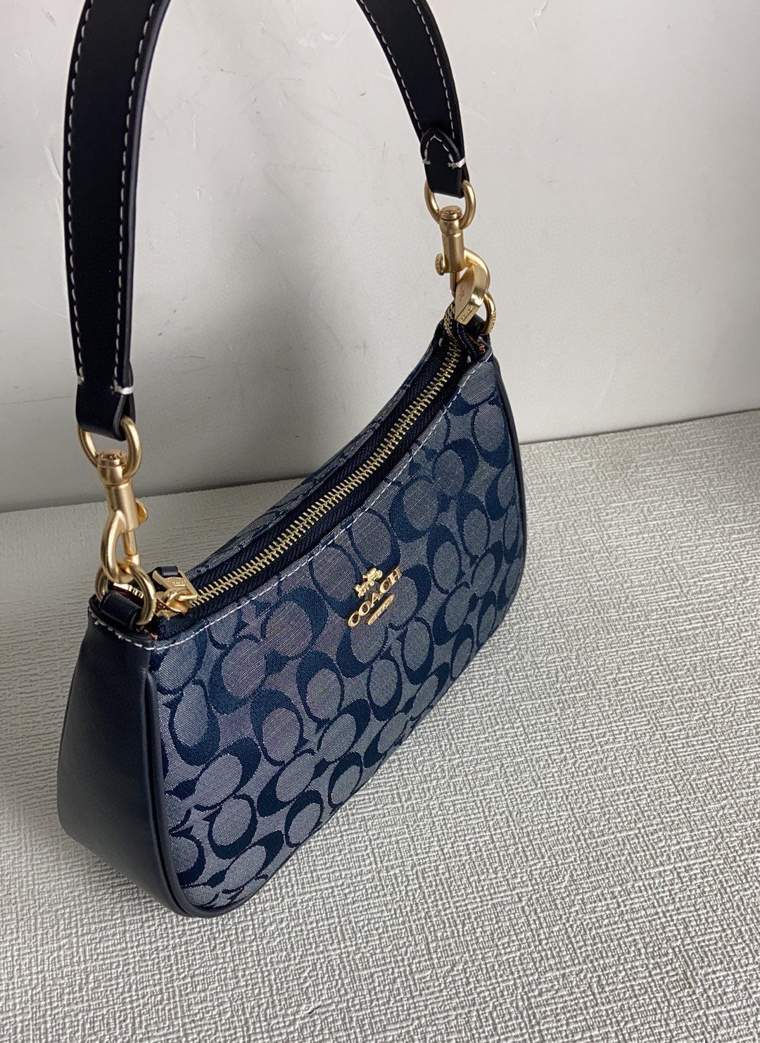 Axillary Chic | Lorvien Maison Luxury Handbag