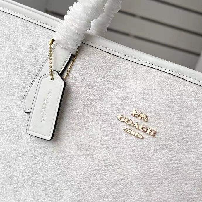 Classic Leather Tote | Lorvien Maison Tote Bag