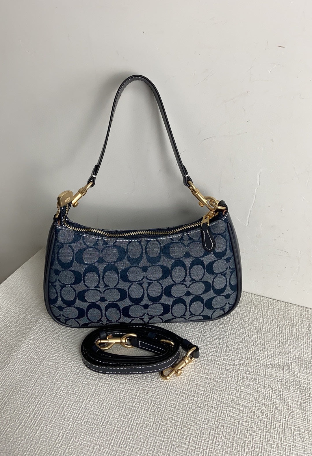 Axillary Chic | Lorvien Maison Luxury Handbag