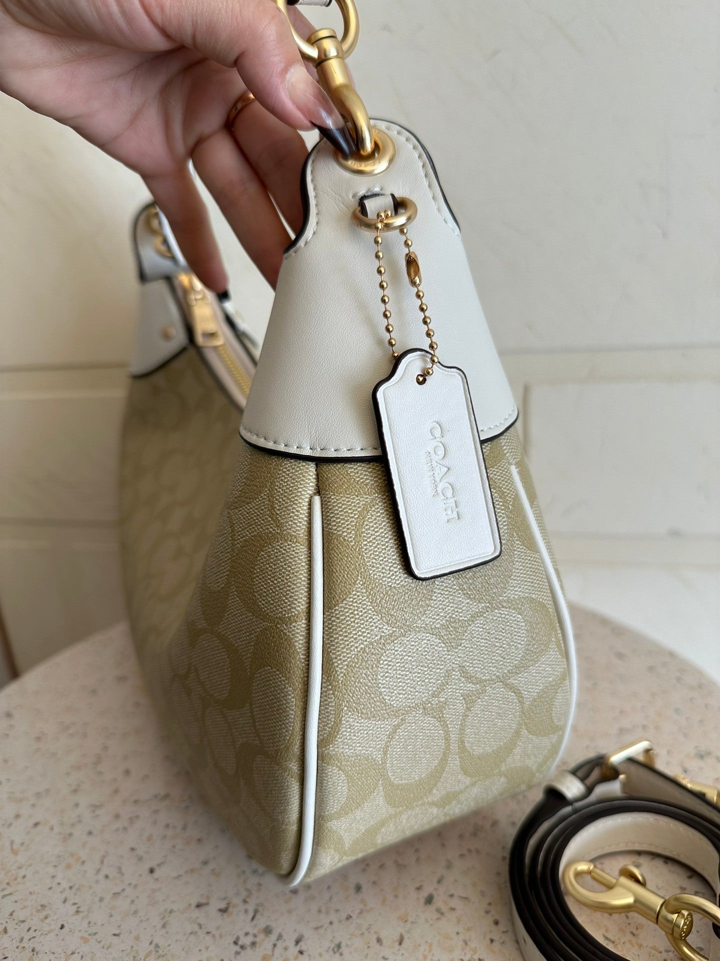 Modern Crossbody | Lorvien Maison Crossbody Bag