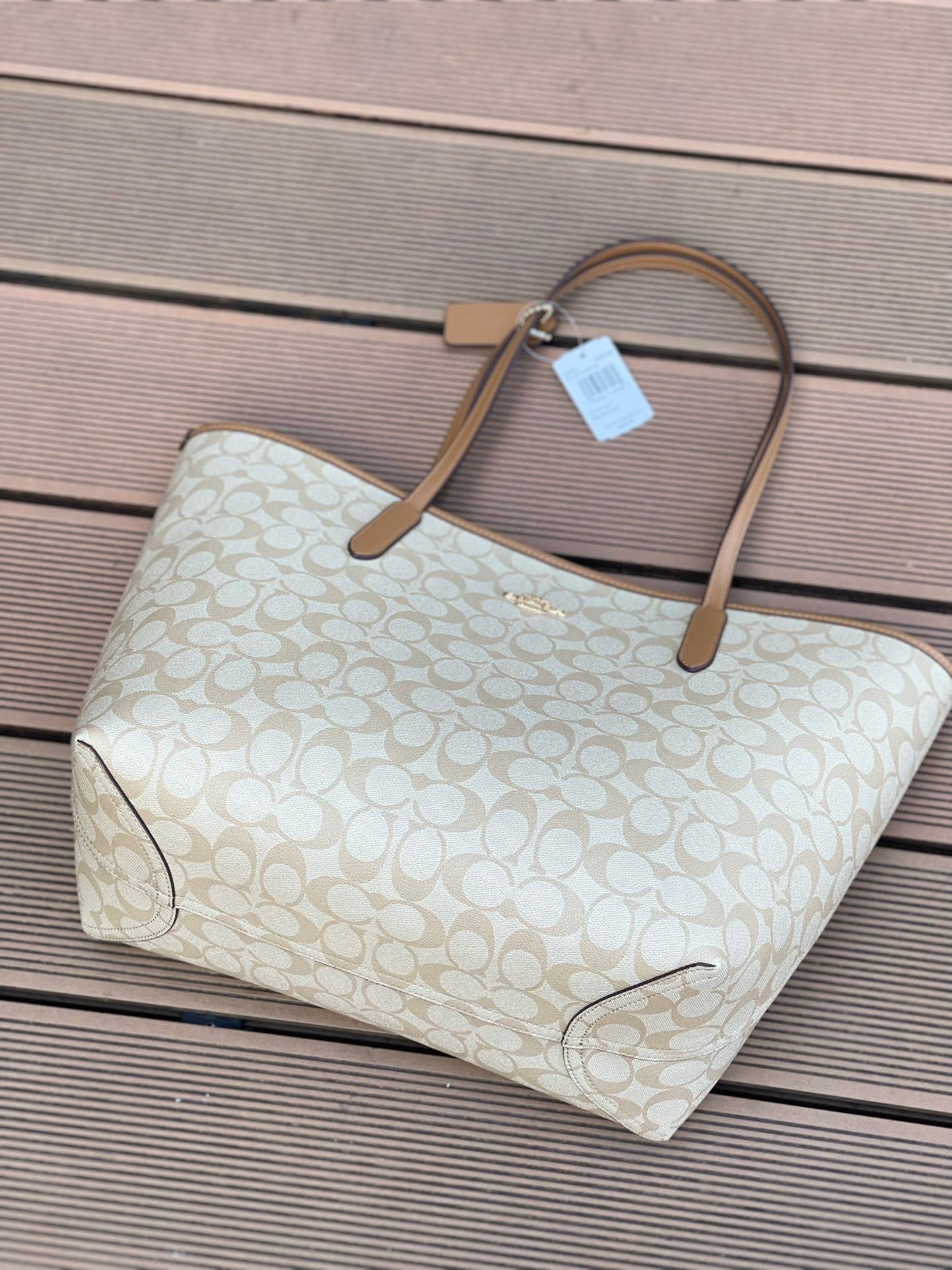 Classic Leather Tote | Lorvien Maison Tote Bag