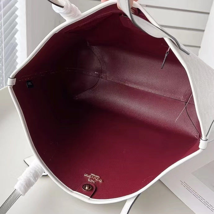 Classic Leather Tote | Lorvien Maison Tote Bag
