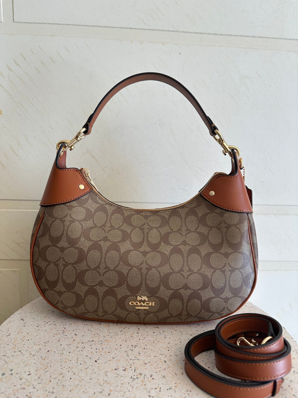 Modern Crossbody | Lorvien Maison Crossbody Bag