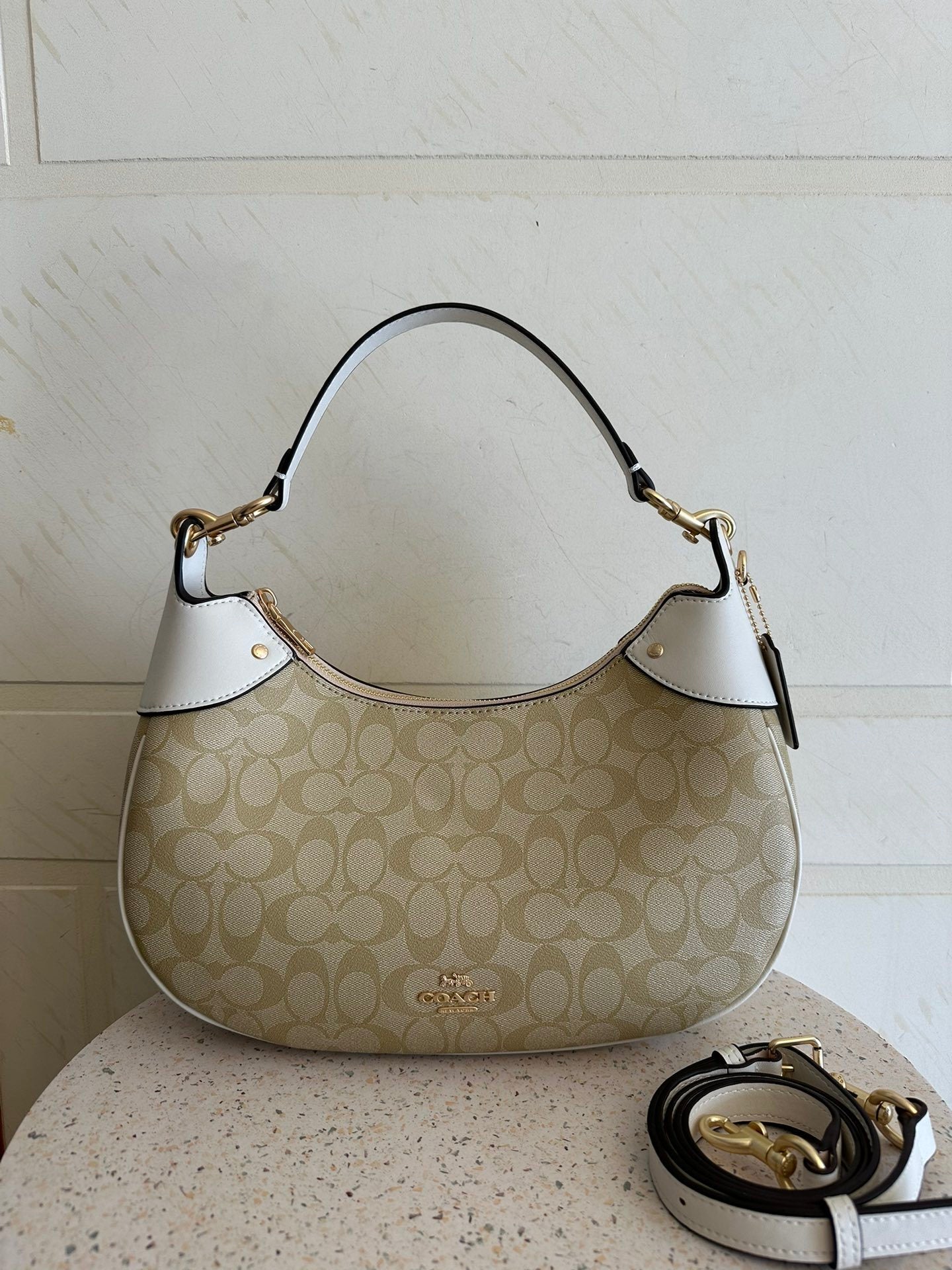 Modern Crossbody | Lorvien Maison Crossbody Bag