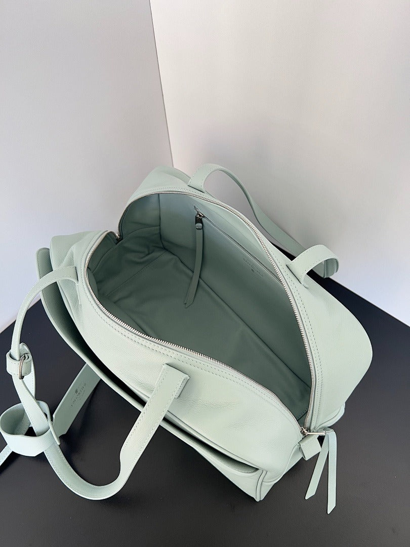 Edge Crossbody BL | Lorvien Maison Crossbody Bag