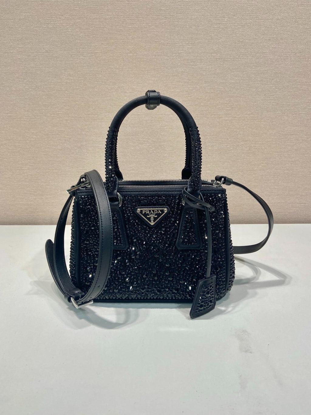 Sleek Crossbody Bag – Luxury Crossbody – Women Shoulder Bag