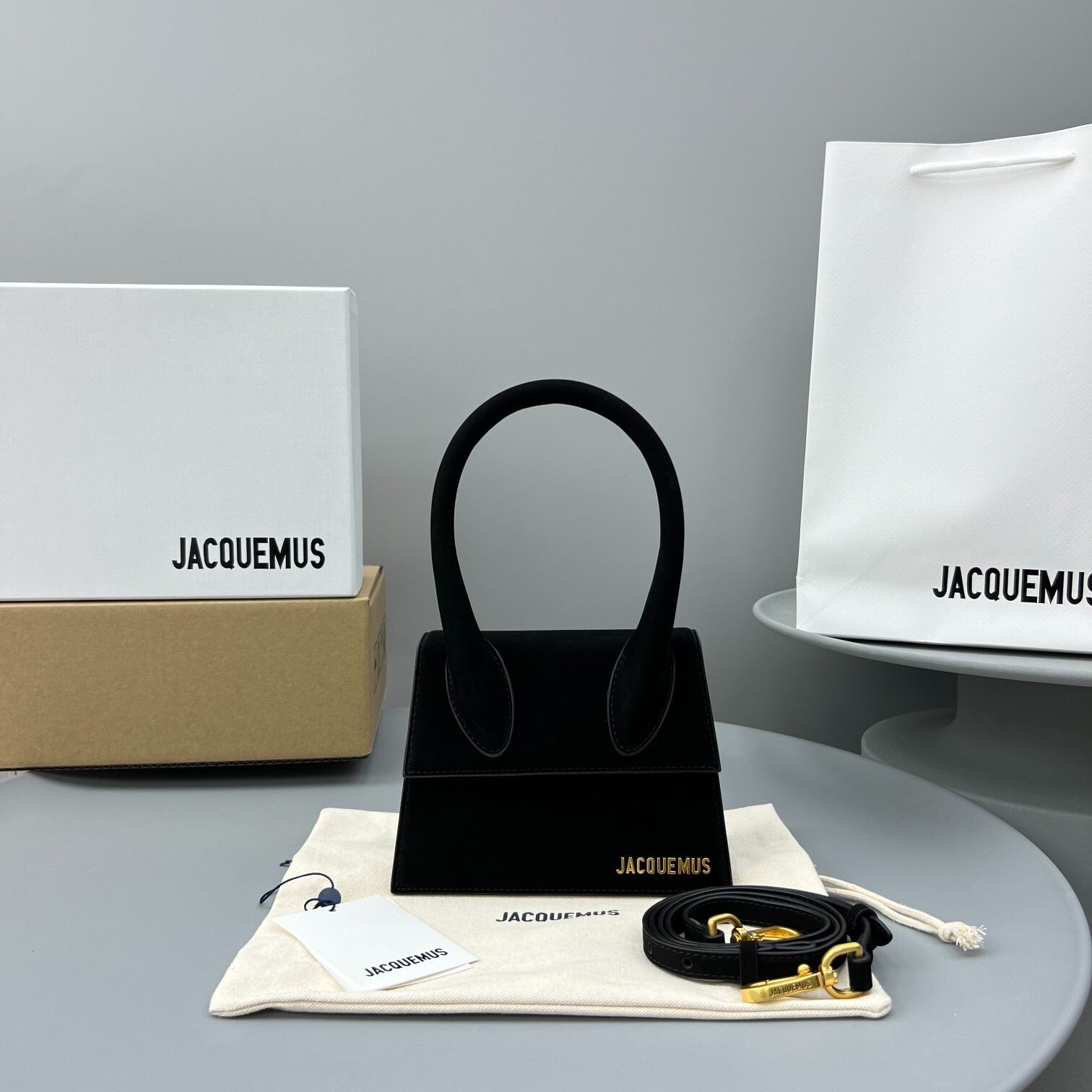 Essential Crossbody | Lorvien Maison Crossbody Bag