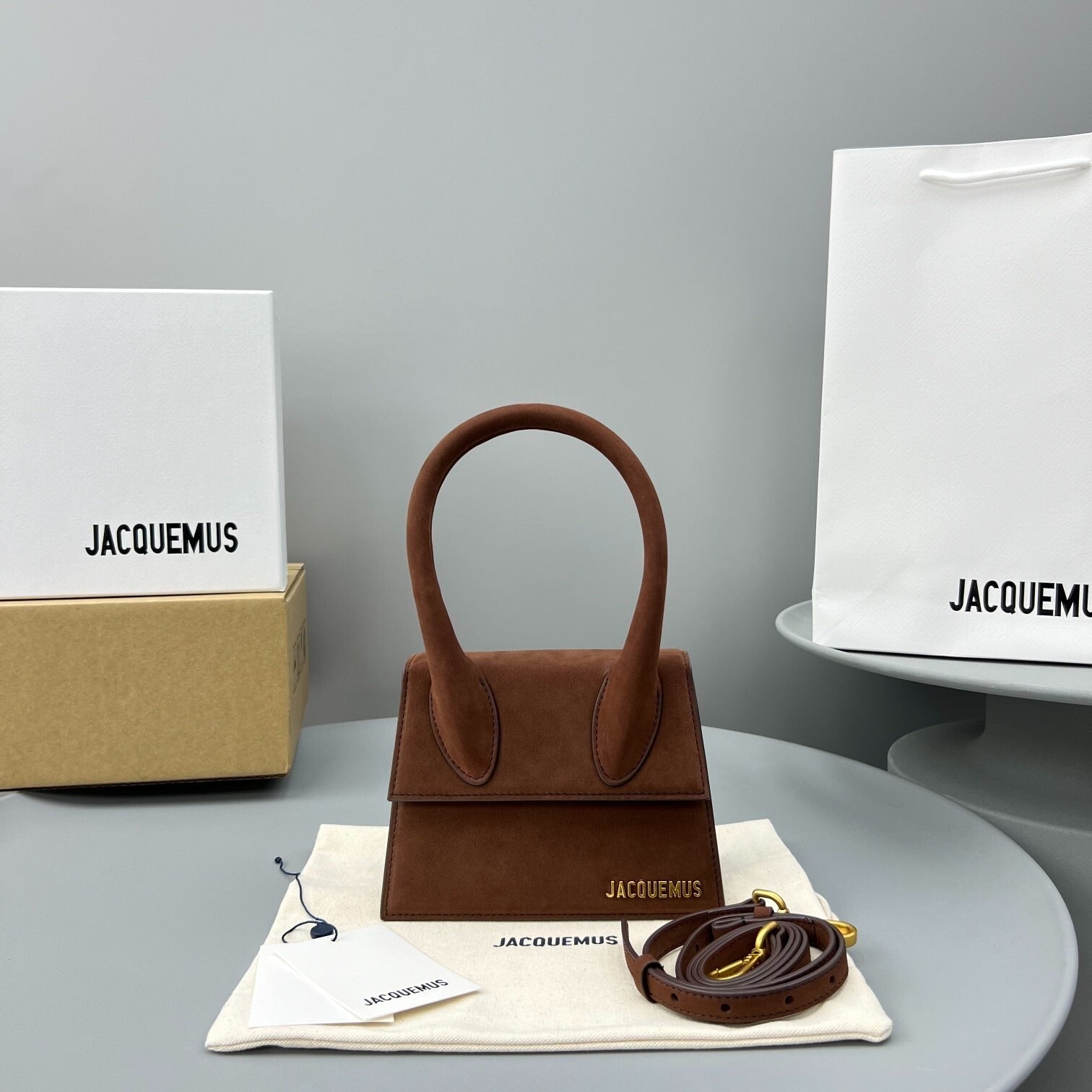 Essential Crossbody | Lorvien Maison Crossbody Bag