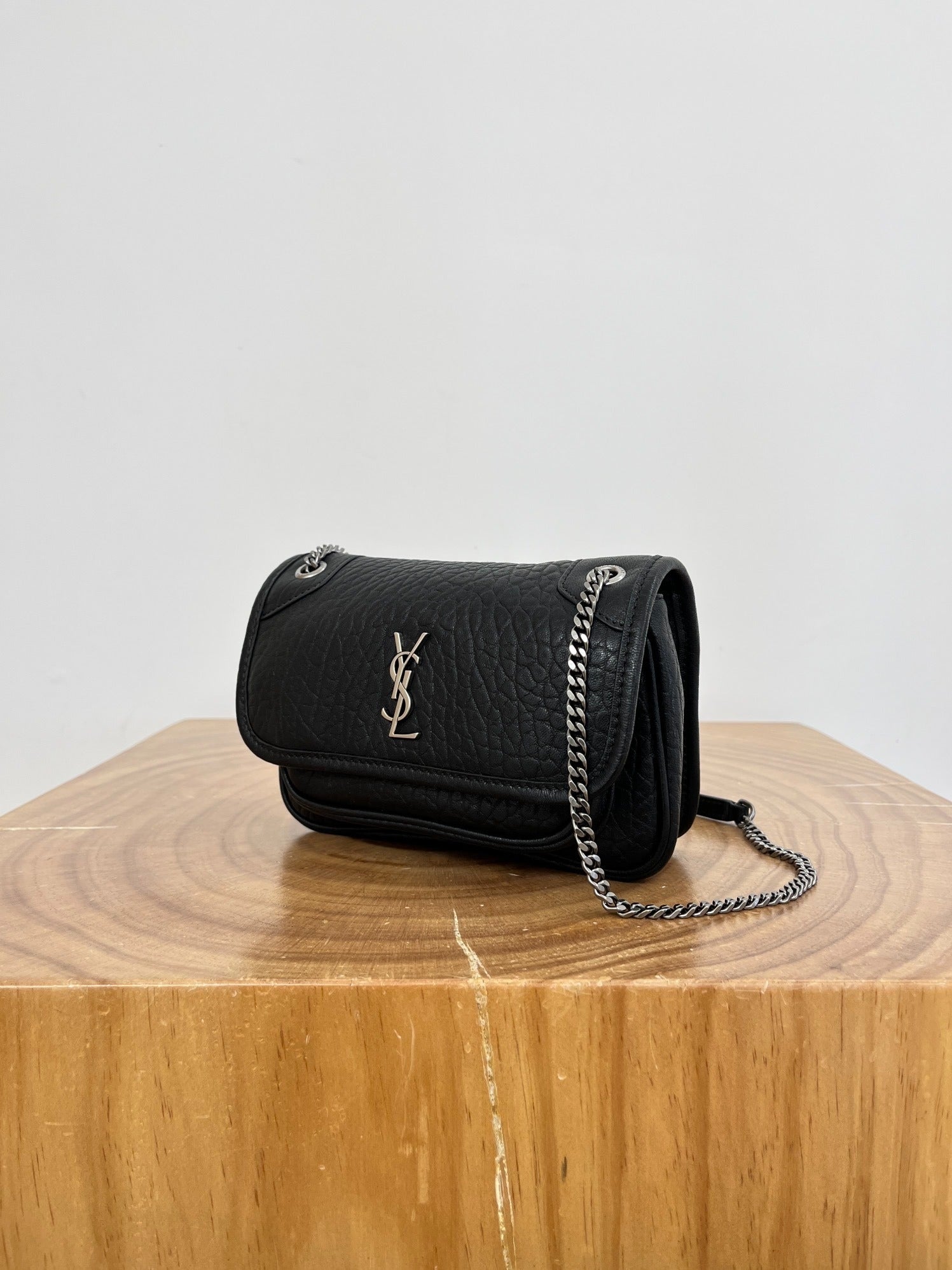 Classic Crossbody | Lorvien Maison Luxury Handbag