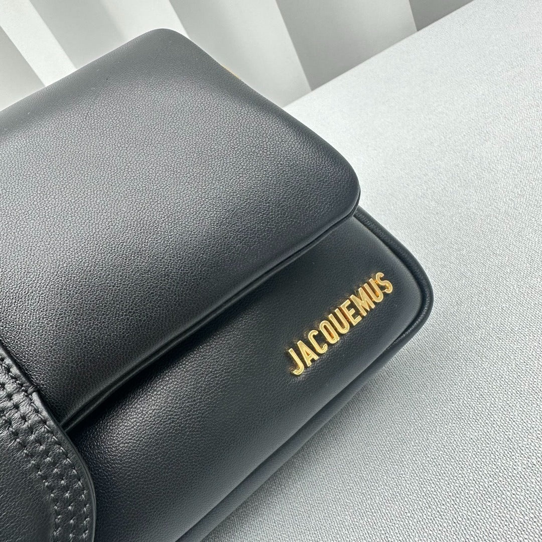 Minimal Crossbody | Lorvien Maison Crossbody Bag