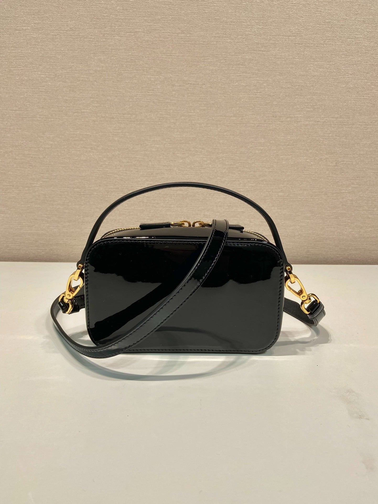 Refined Crossbody | Lorvien Maison Luxury Handbag