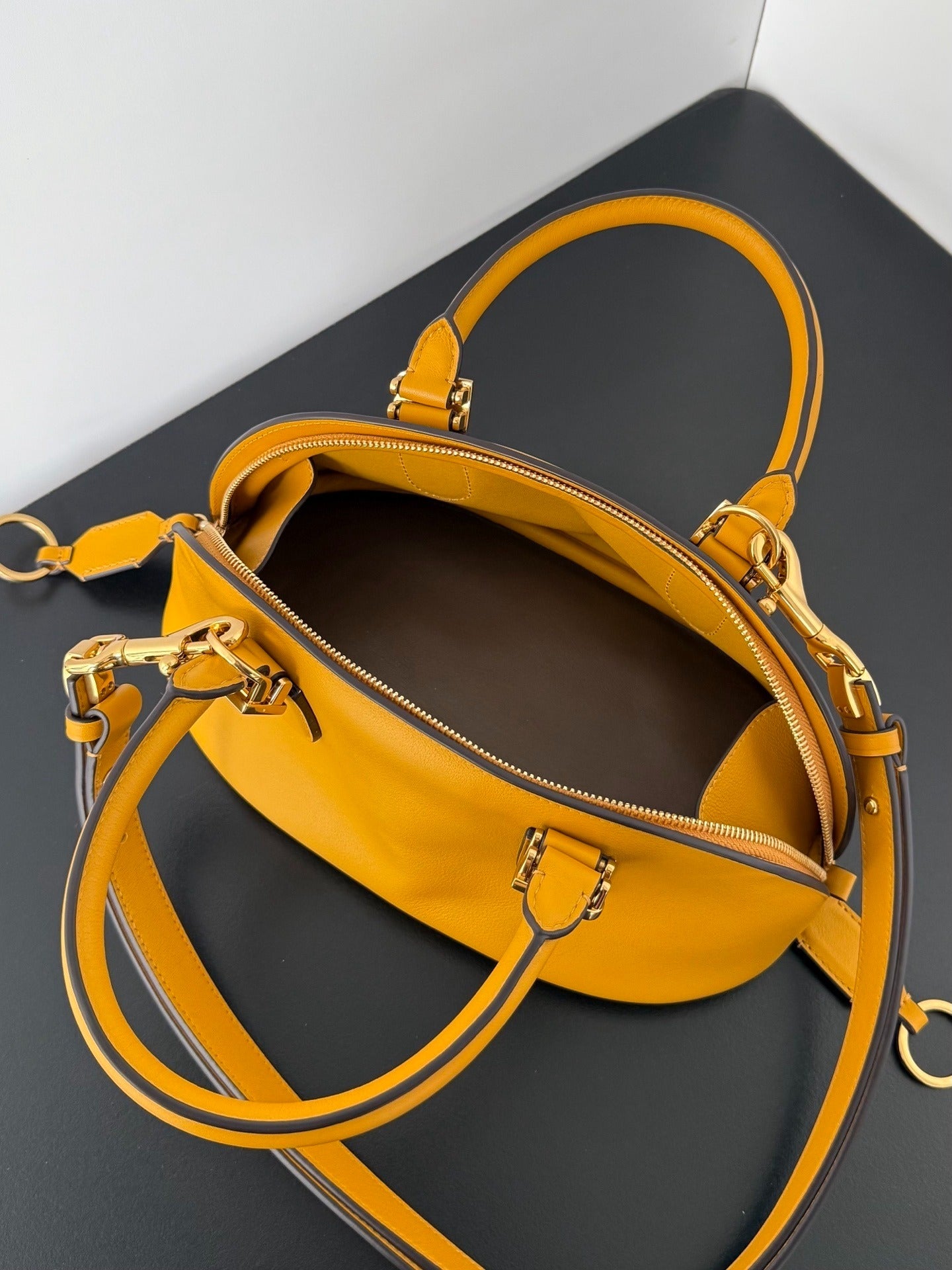 Classic City Bag BL | Lorvien Maison Handbag