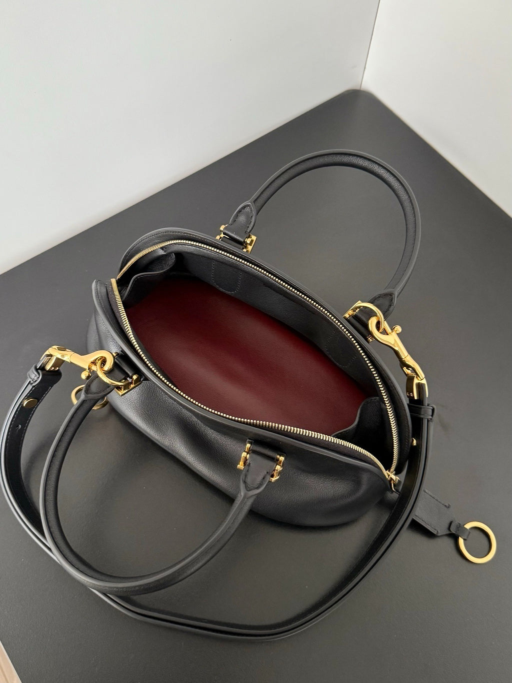 Classic City Bag BL | Lorvien Maison Handbag