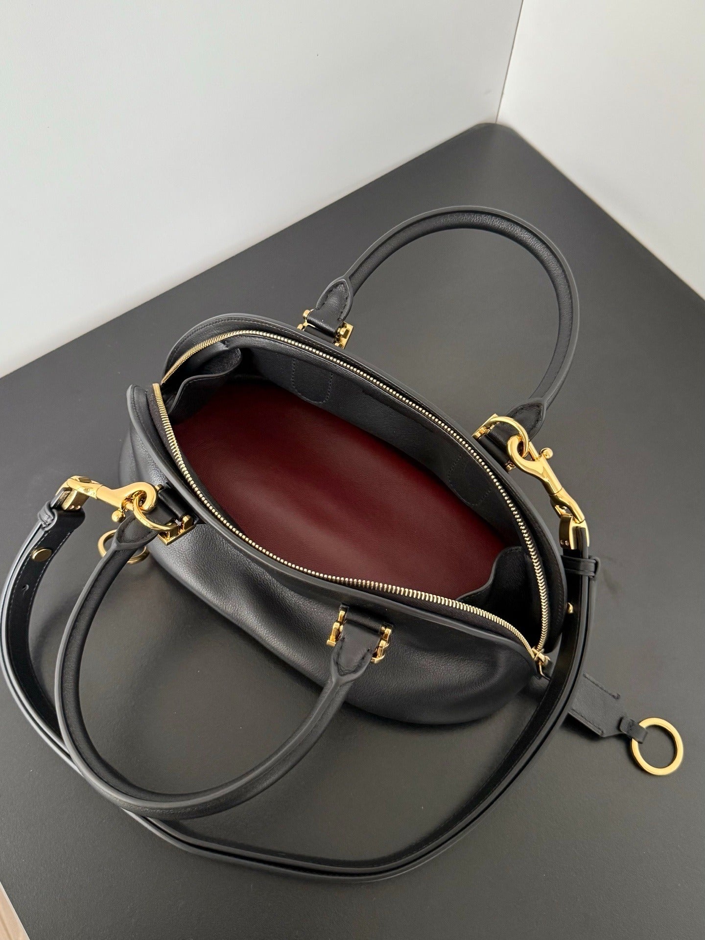 Classic City Bag BL | Lorvien Maison Handbag