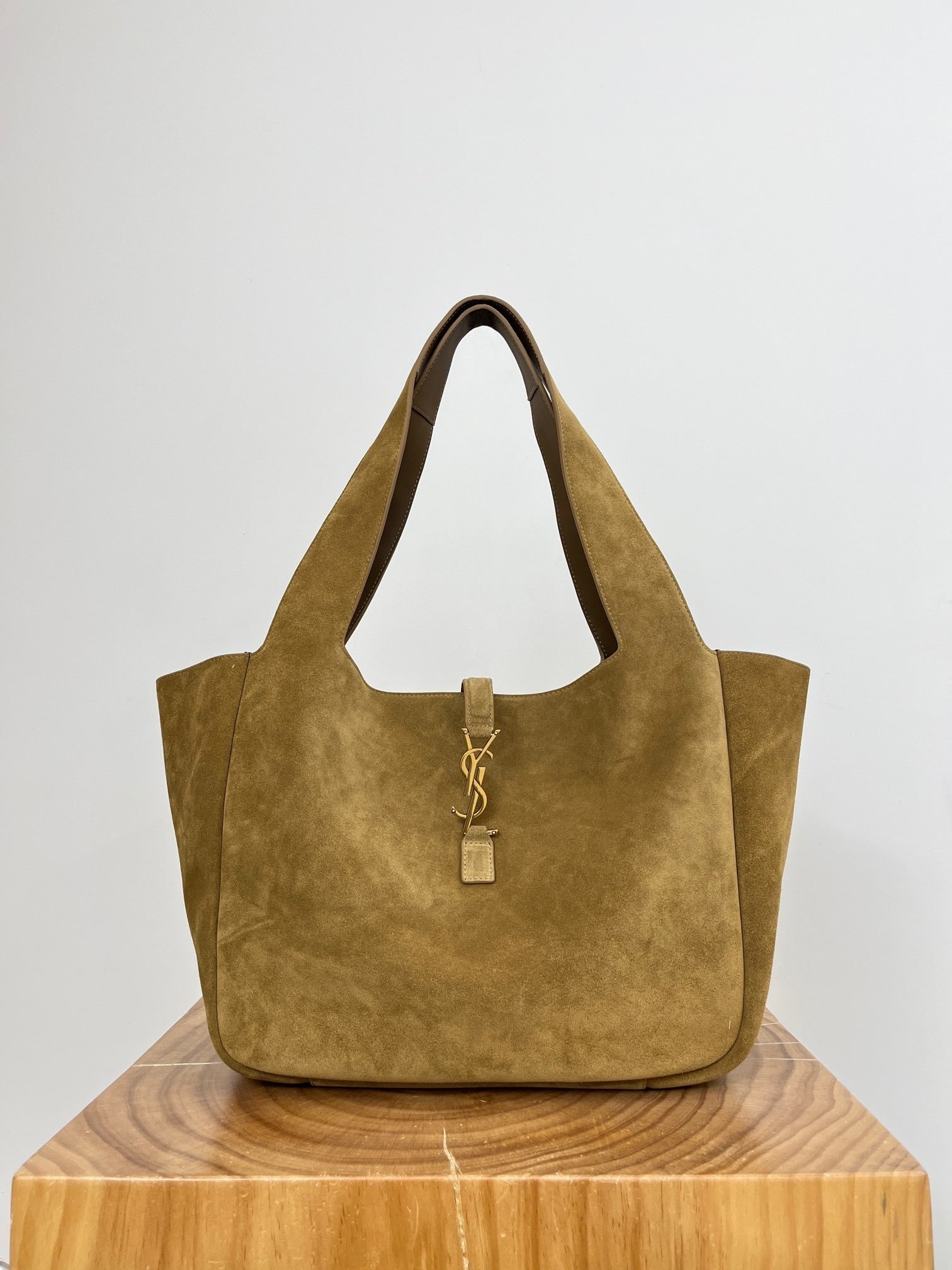 Refined leather tote bag with clean lines and premium materials