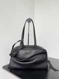 Edge Crossbody BL | Lorvien Maison Crossbody Bag